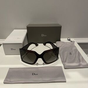 Brand new DIOR Shield Sunglasses